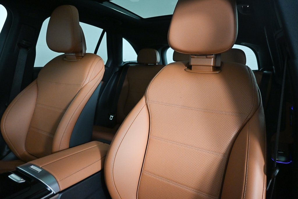 2026 Mercedes Benz GLC 300 photo 4