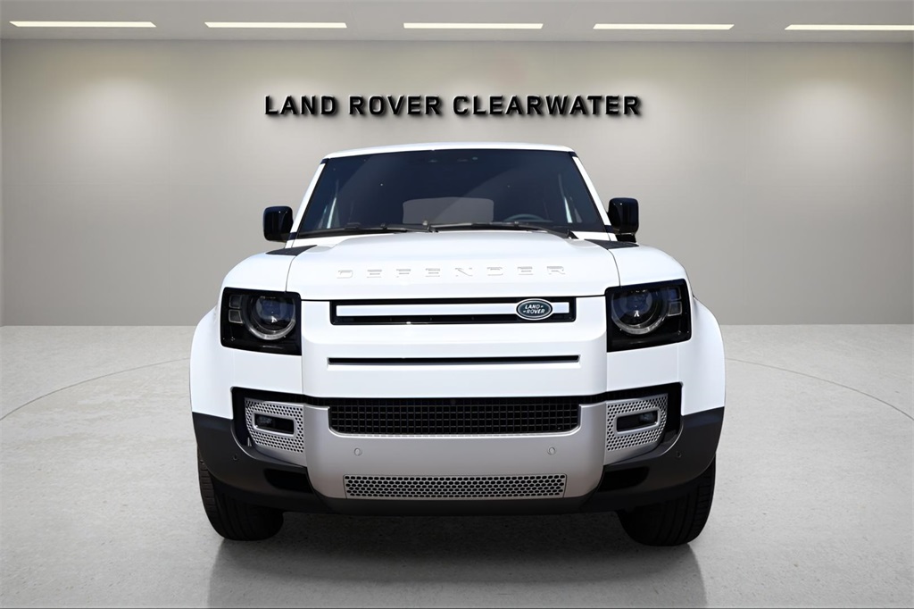 2025 Land Rover Defender 110 S photo 8