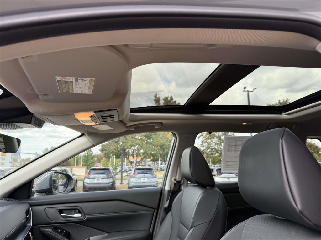 2026 Nissan Rogue SV photo 3