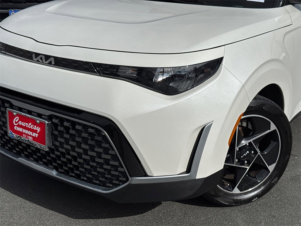 2023 Kia Soul EX photo 3