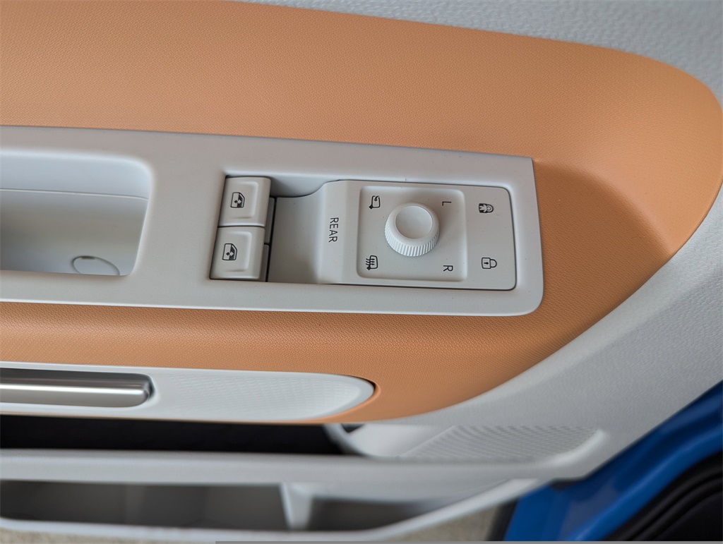 2025 Volkswagen ID. Buzz photo 15