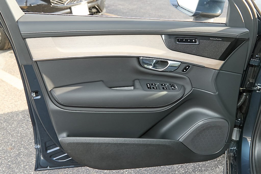 2026 VOLVO XC90 - Image 9