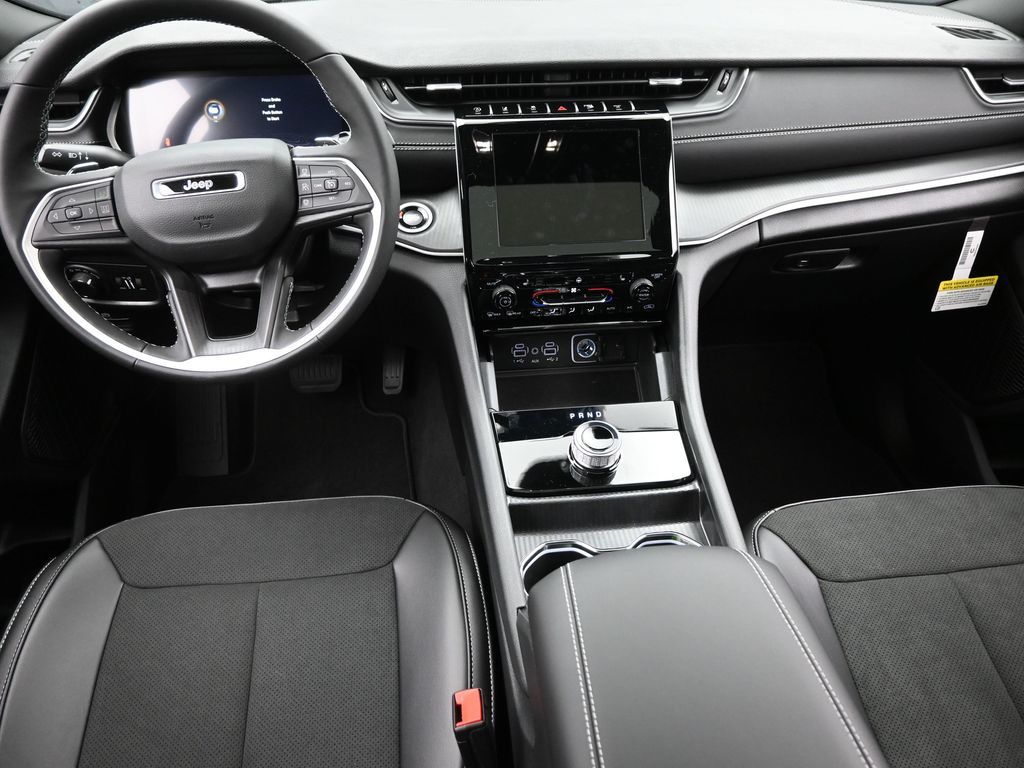 2025 Jeep Grand Cherokee Altitude X photo 12
