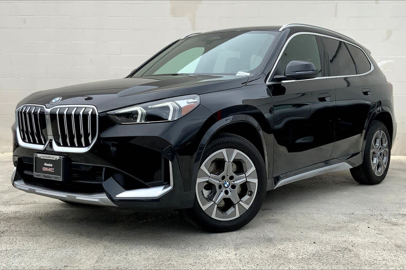 2025 BMW X1 28i's photo