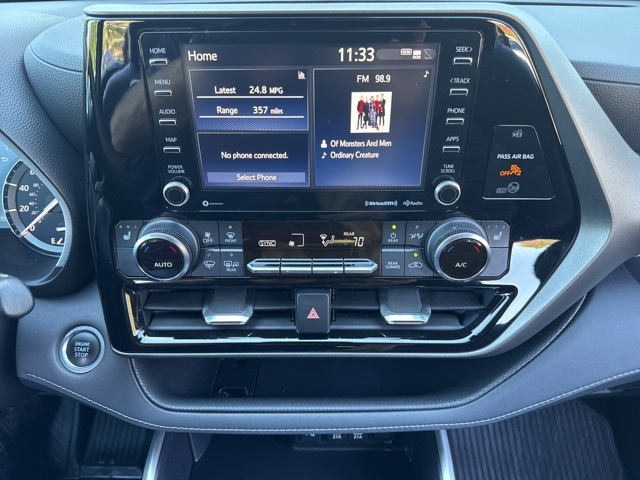 2021 Toyota Highlander XLE photo 26
