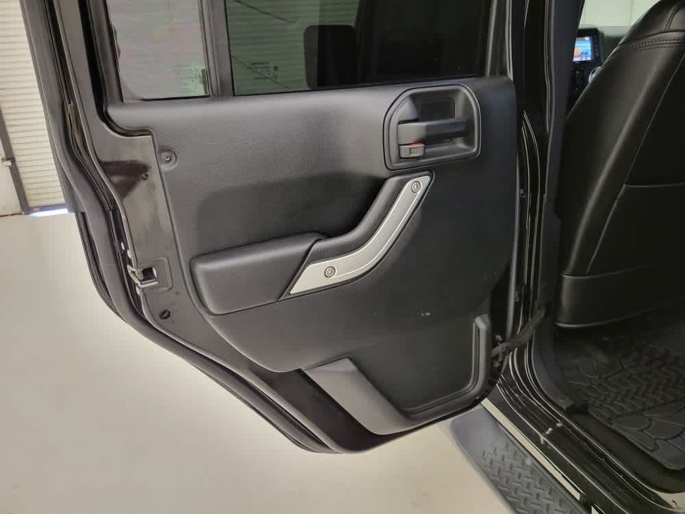 2016 Jeep Wrangler Unlimited Sahara photo 26