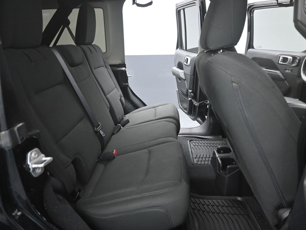 2019 Jeep Wrangler Unlimited Sahara photo 10