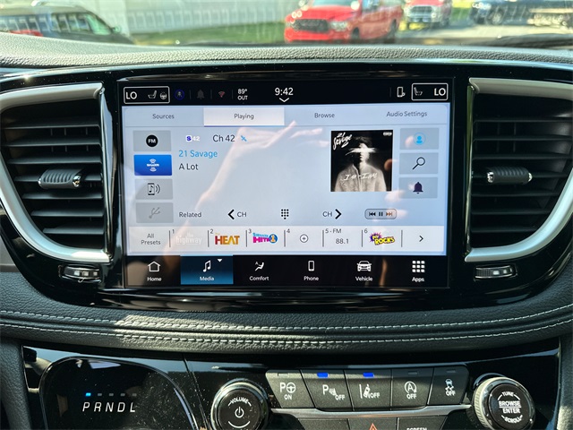 2025 Chrysler Pacifica photo 21