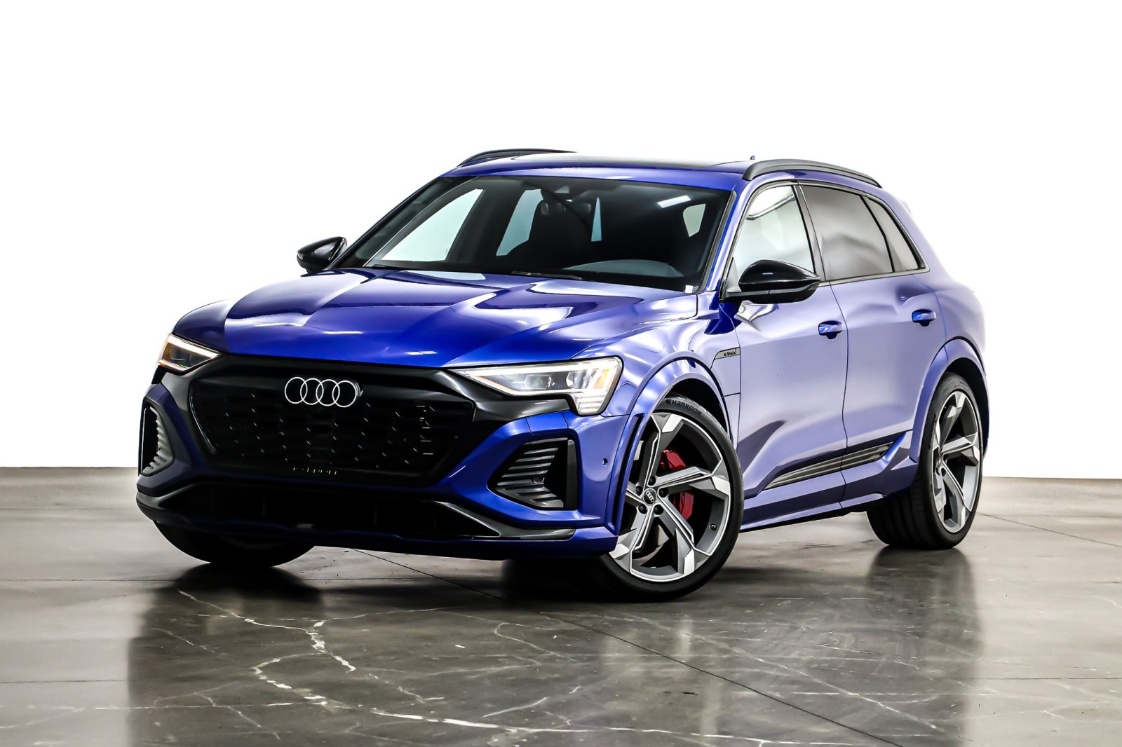 2024 Audi SQ8 e-tron Premium Plus's photo