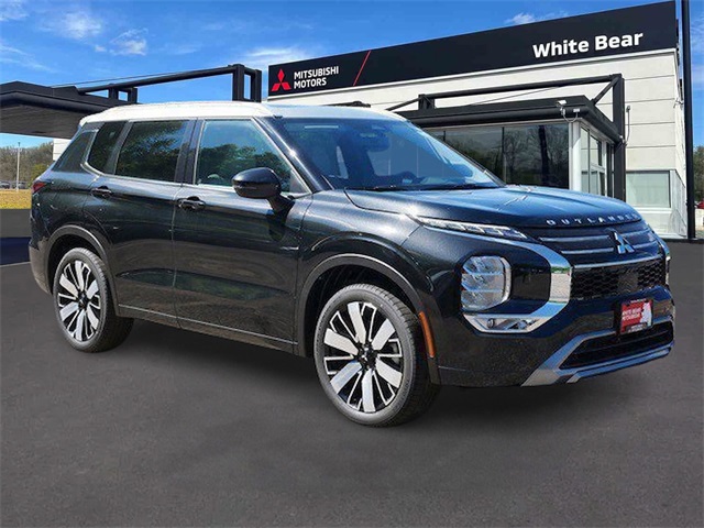 2025 Mitsubishi Outlander SEL Platinum Edition's photo