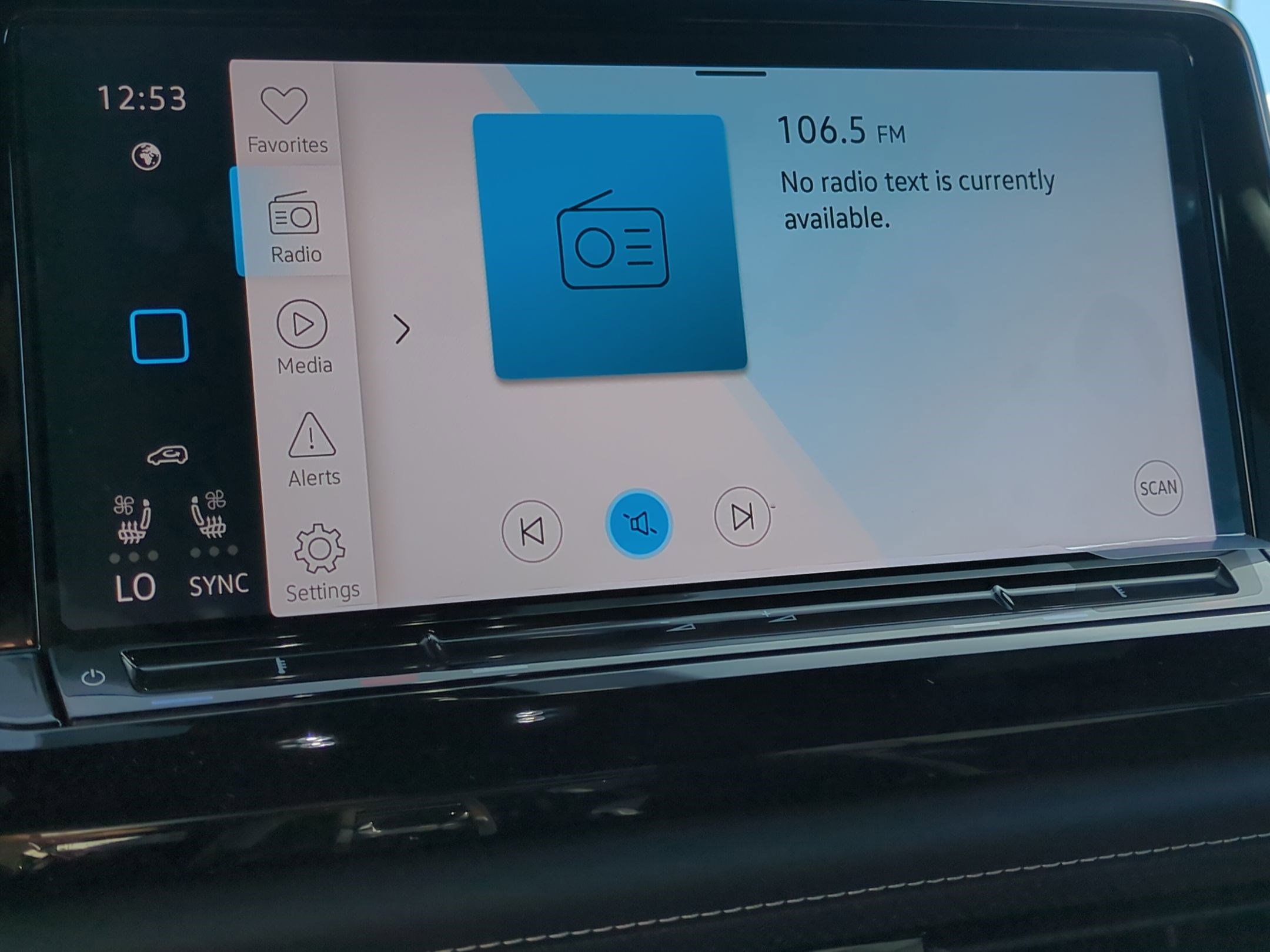2025 Volkswagen Atlas Cross Sport SE Technology photo 9