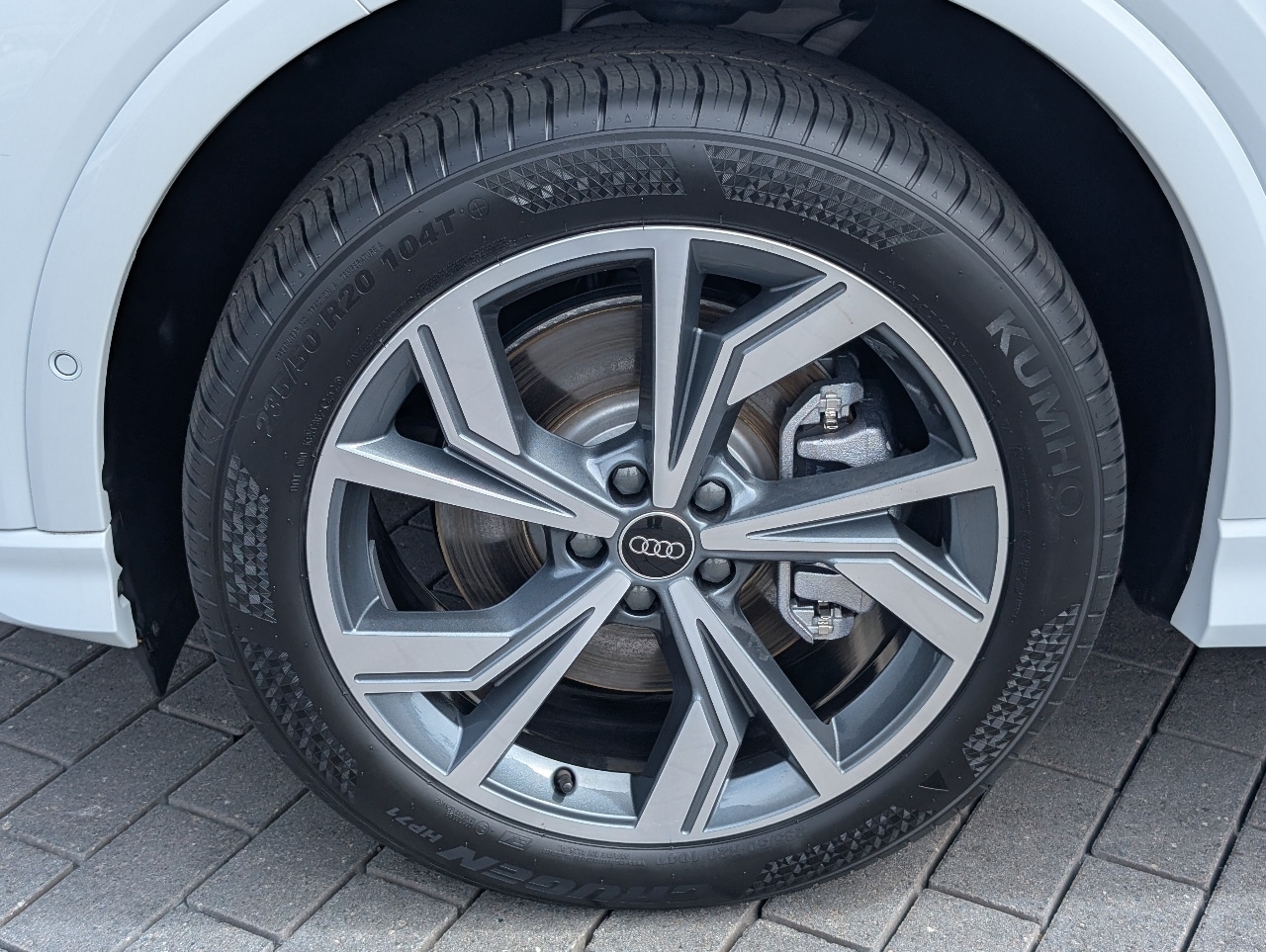 2024 Audi Q4 E-tron Prestige photo 13