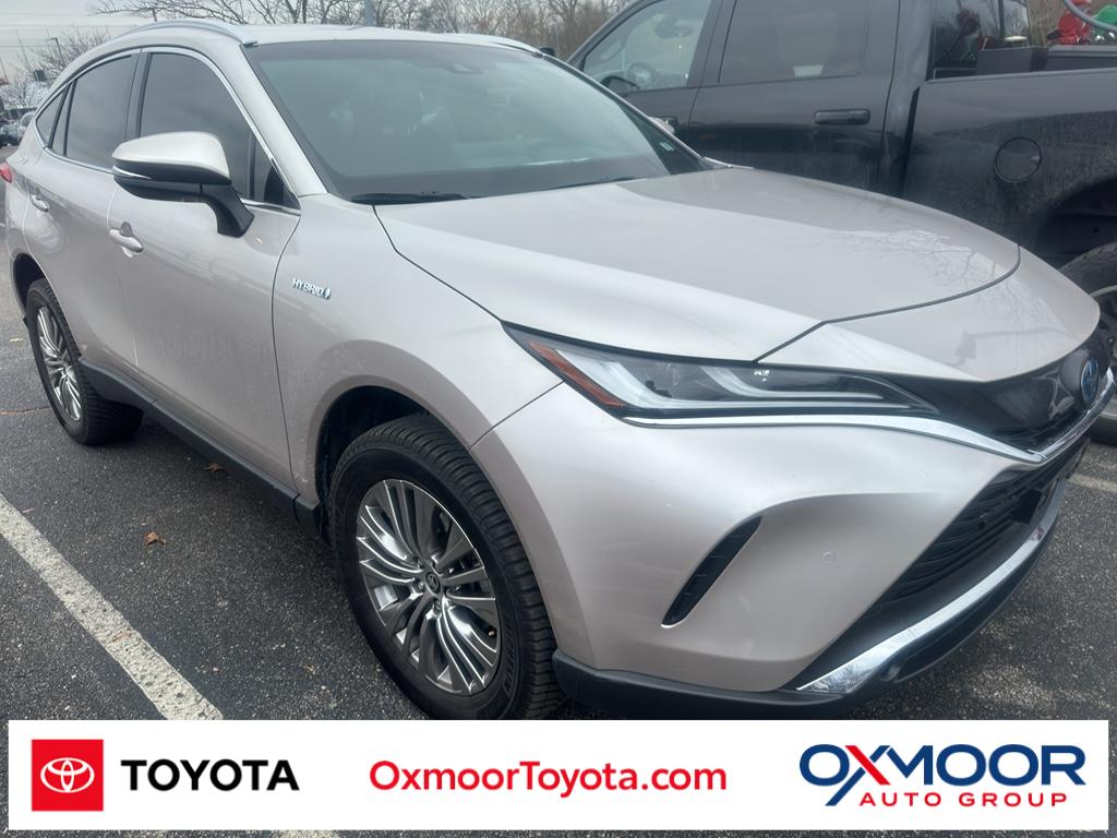 2021 Toyota Venza XLE's photo