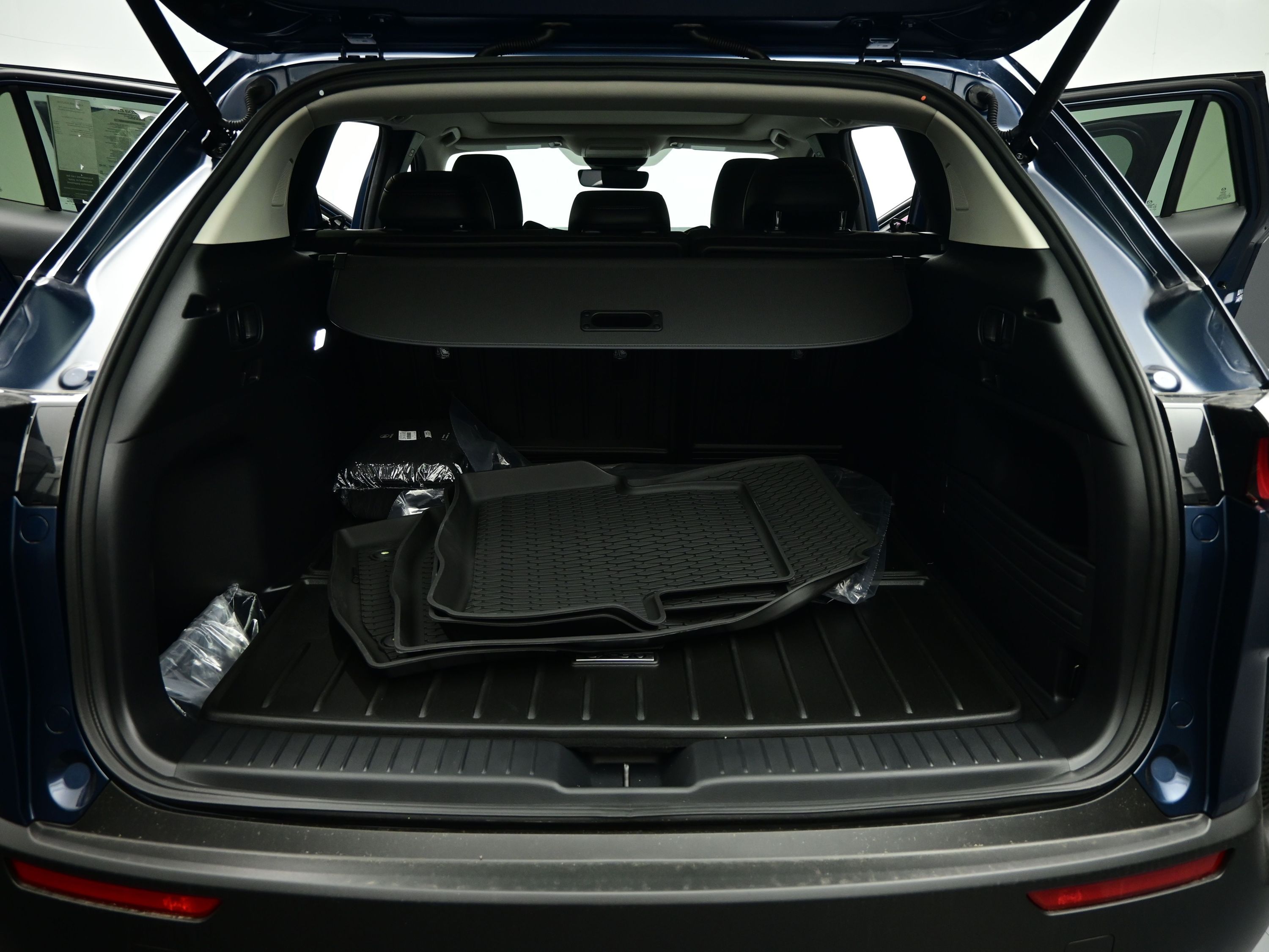 2025 Mazda CX-50 Premium photo 32