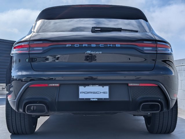 2023 Porsche Macan T photo 11