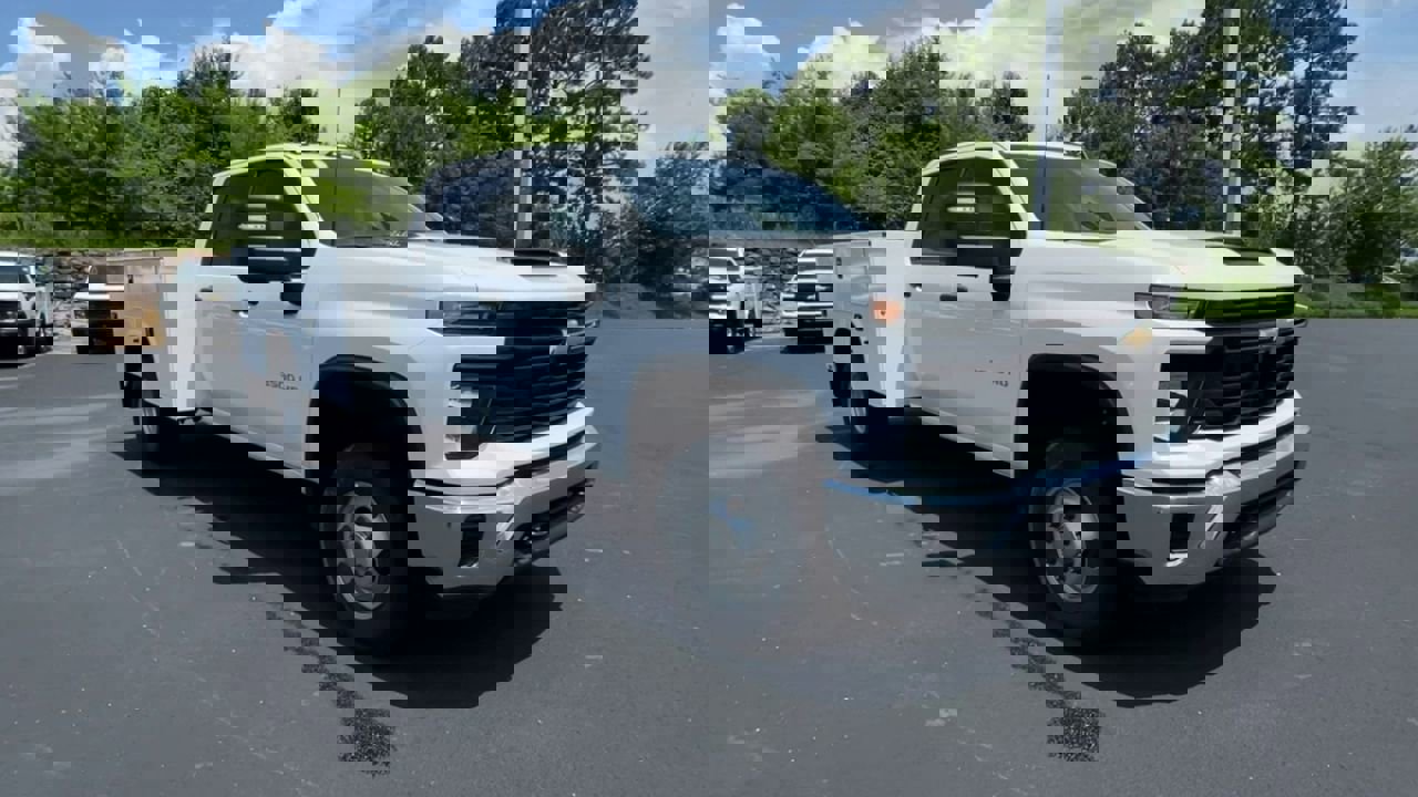 2024 Chevrolet Silverado 3500HD Work Truck photo 2