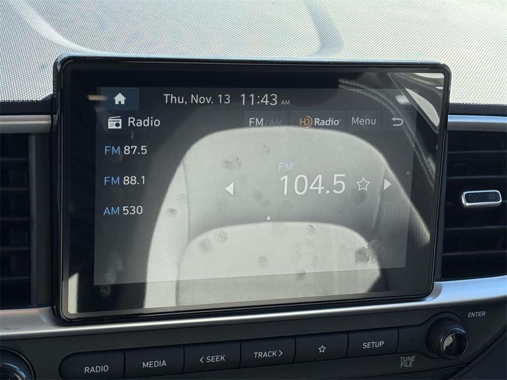 2025 Hyundai Venue SEL photo 2