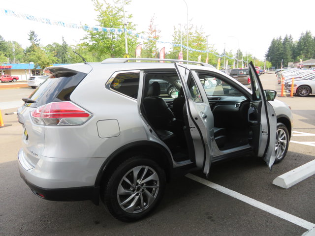 2015 Nissan Rogue SL photo 8