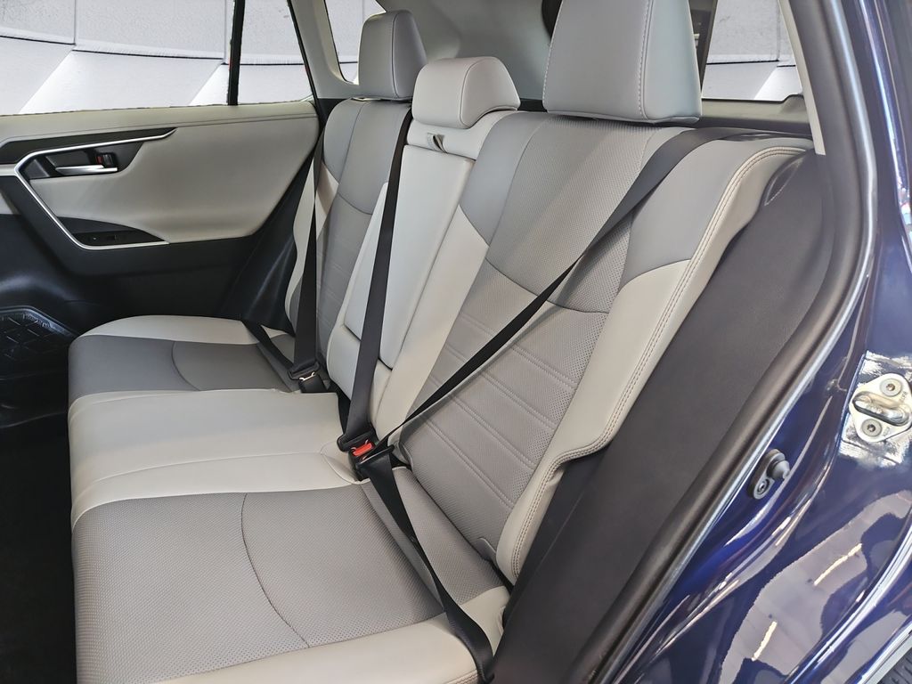 2019 Toyota RAV4 Limited photo 16