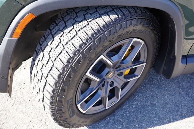 2023 Rivian R1S Adventure photo 13