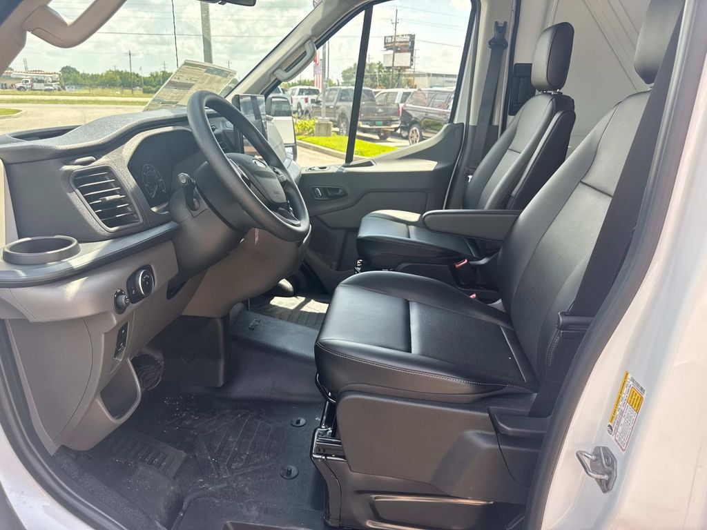 2025 Ford Transit Cargo Van photo 8