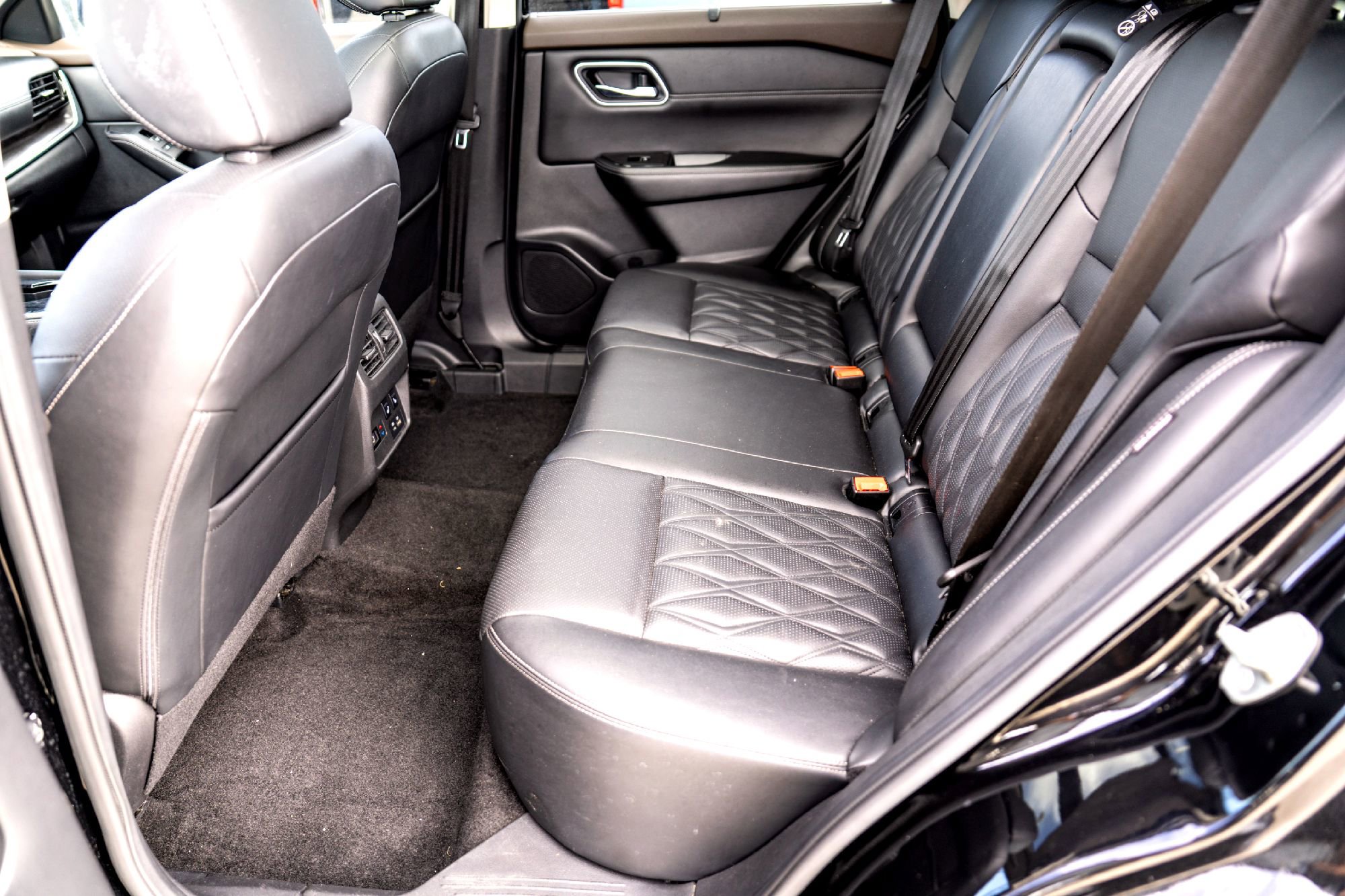 2022 Nissan Rogue Platinum photo 16