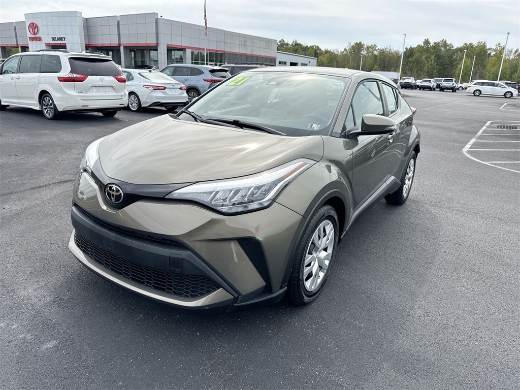 2021 Toyota C-HR LE photo 3
