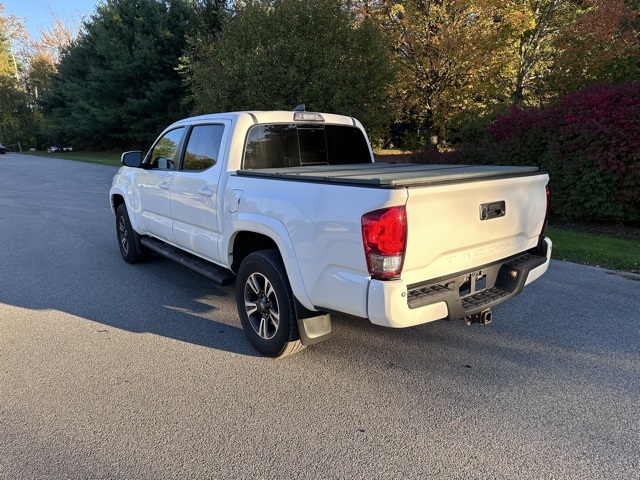 2017 Toyota Tacoma TRD Sport 4x4 Double Cab photo 4