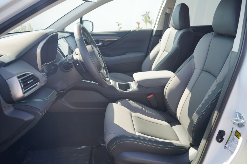 2025 Subaru Outback Onyx Edition XT photo 5