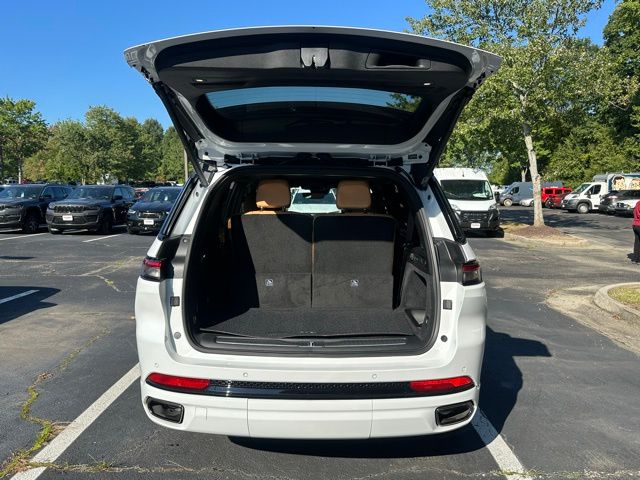2025 Jeep Grand Cherokee L Summit Reserve photo 12