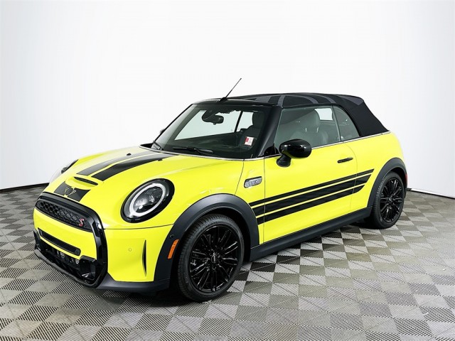 2024 MINI Cooper S Iconic
