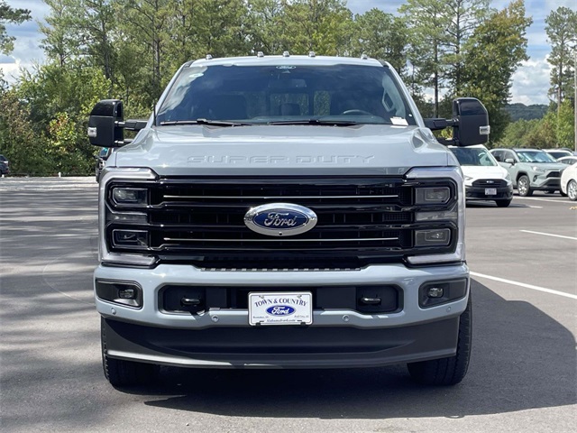 2026 Ford F-250 Platinum photo 4