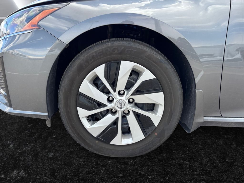 2025 Nissan Altima 2.5 S photo 17