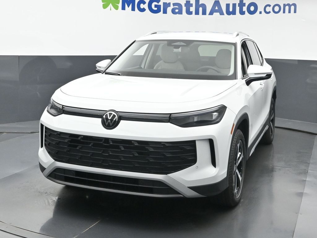 2025 Volkswagen Tiguan SE photo 3