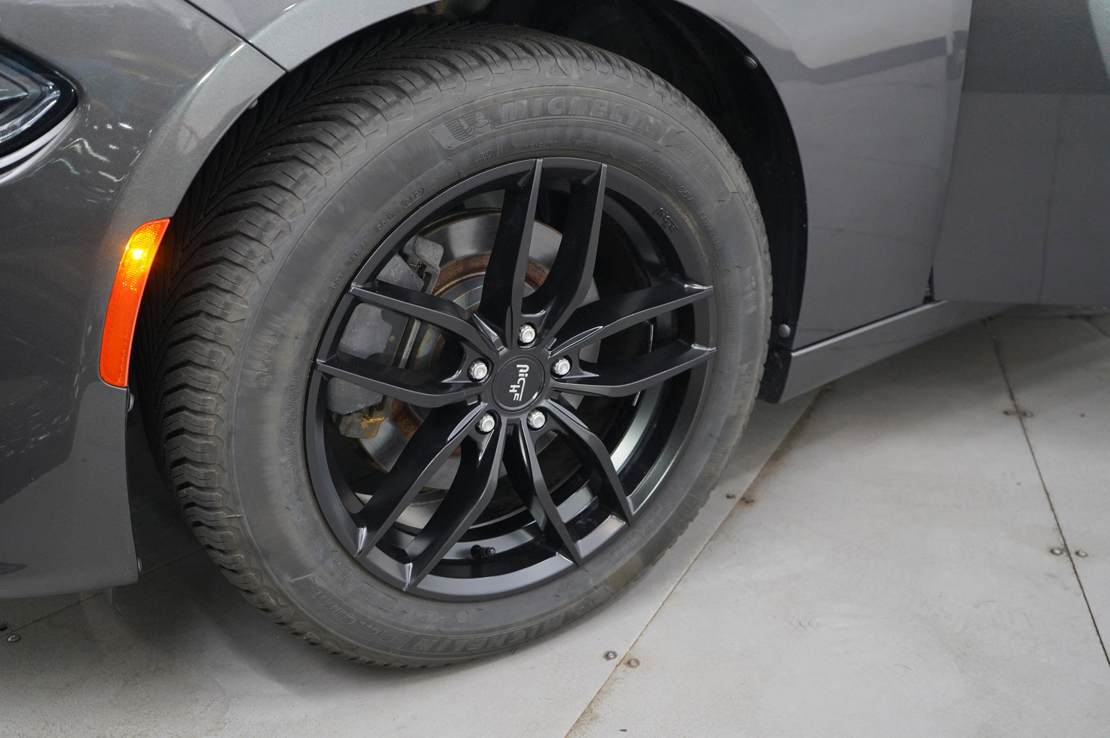 2016 Dodge Charger SXT photo 25