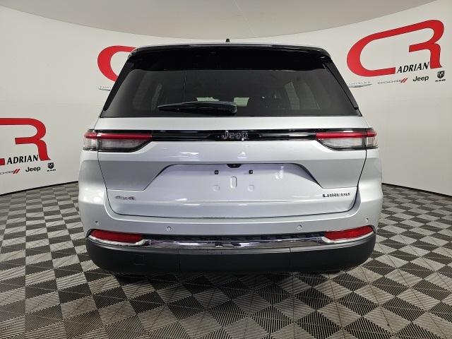2023 Jeep Grand Cherokee Laredo Altitude photo 6