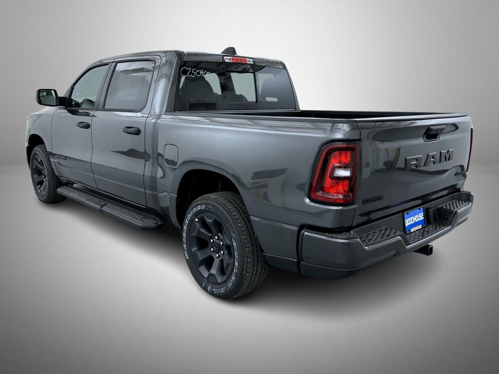2025 Ram 1500 Tradesman photo 4