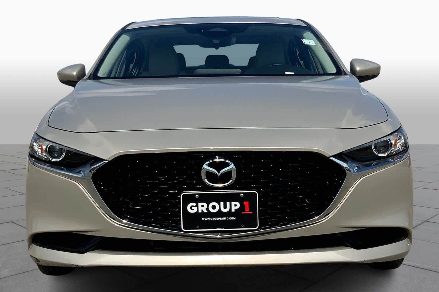 2025 Mazda Mazda3 2.5 s Preferred photo 3