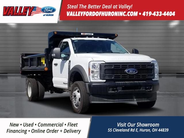 2025 Ford F-550 photo 2