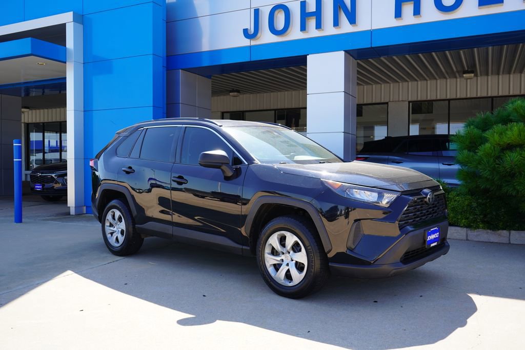 Used 2019 Toyota RAV4 LE with VIN 2T3H1RFVXKC032137 for sale in Chickasha, OK