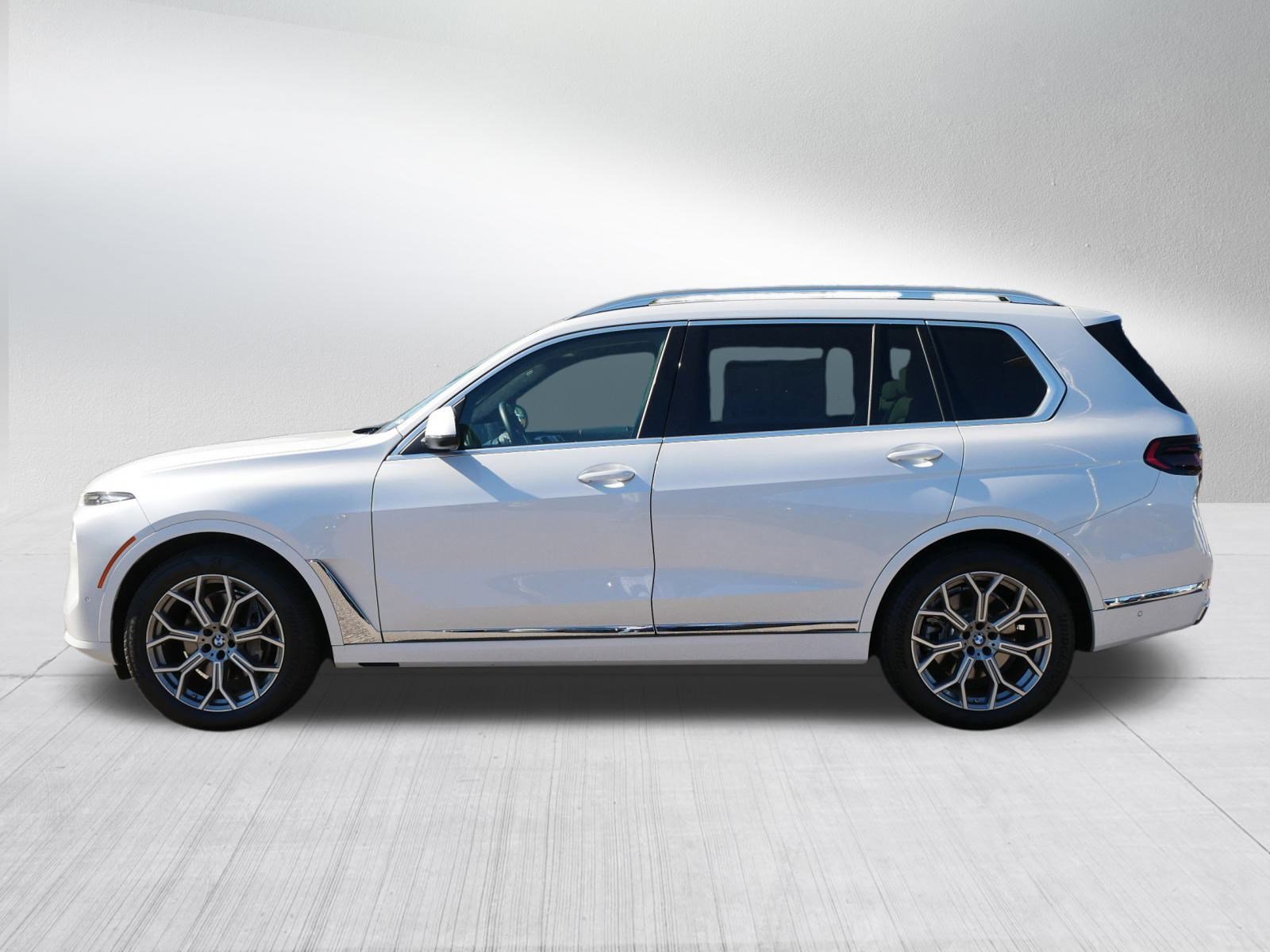 Used 2024 BMW X7 40i with VIN 5UX23EM01R9U50898 for sale in Minneapolis, Minnesota