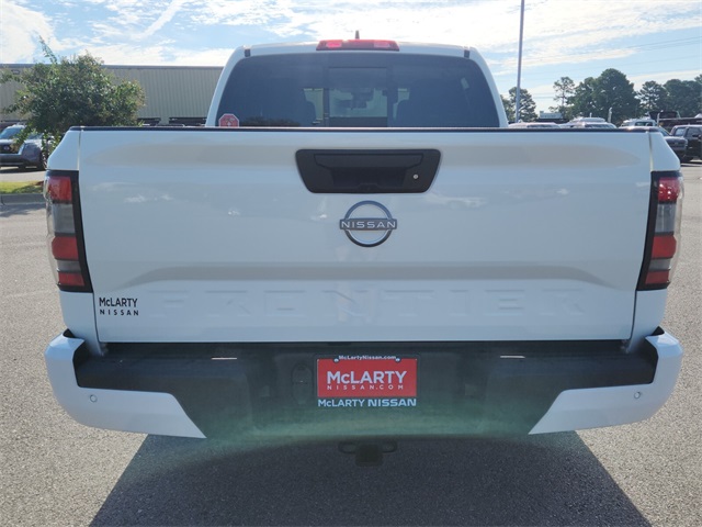 2025 Nissan Frontier Crew Cab SV photo 4