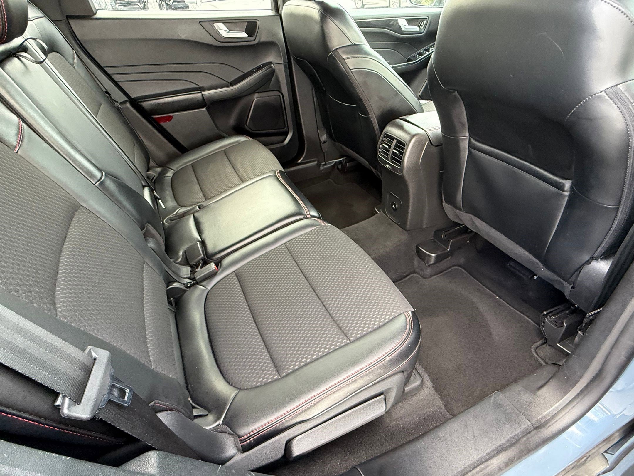 2024 Ford Escape ST-Line photo 29