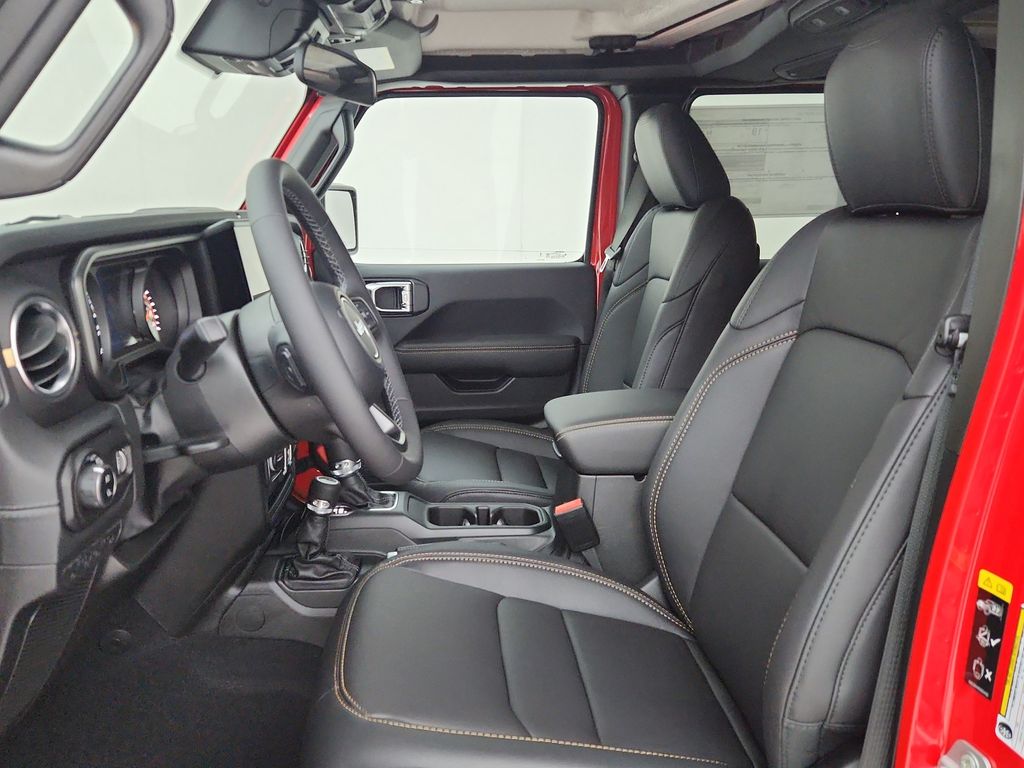 2025 Jeep Gladiator Sport photo 2