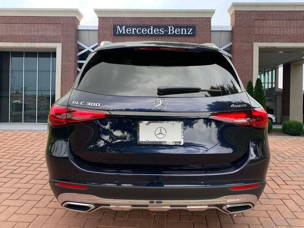 2024 Mercedes Benz GLC 300 4MATIC photo 4