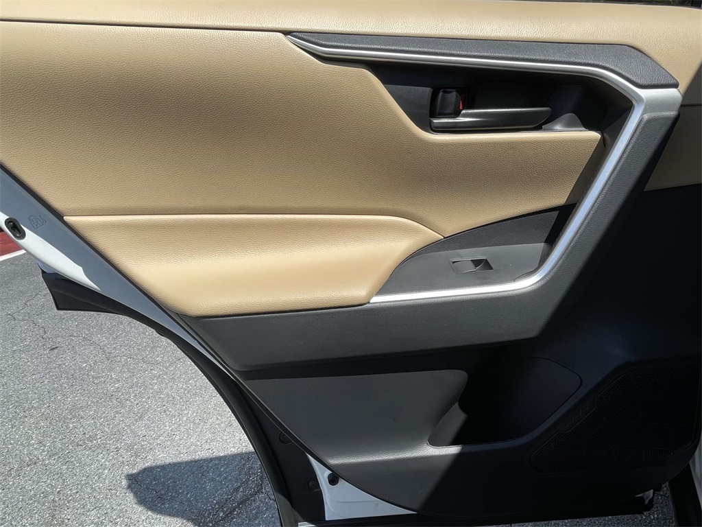 2025 Toyota RAV4 LE photo 11