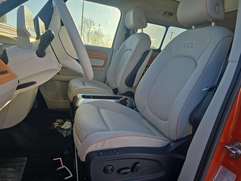 2025 Volkswagen ID. Buzz photo 3