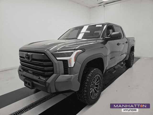 2023 Toyota Tundra SR5's photo