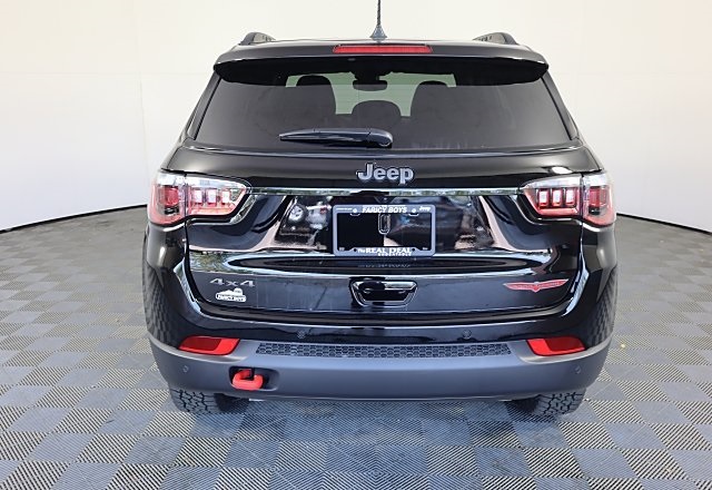 2025 Jeep Compass Trailhawk photo 5