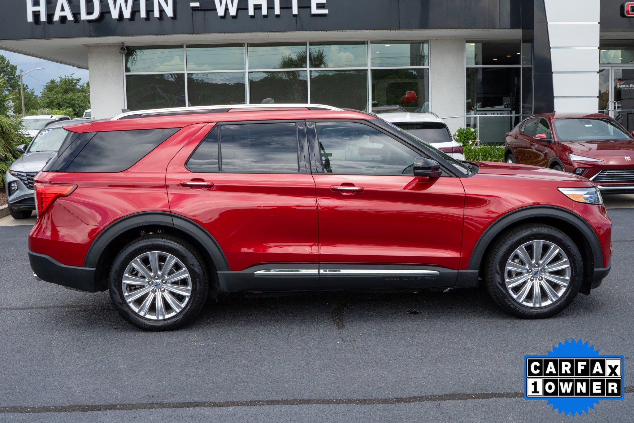 2022 Ford Explorer Limited photo 2